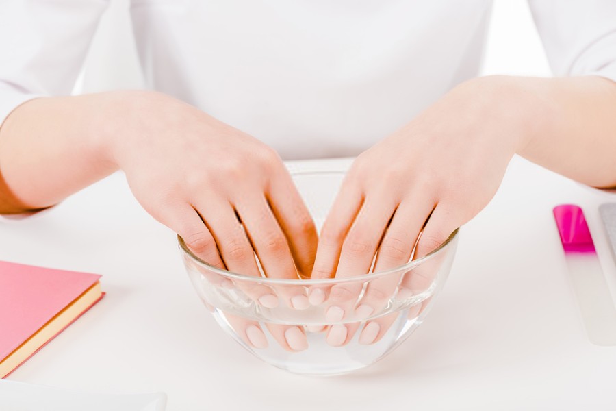 Beauty:How to Take Off Acrylic Nails With Hot Water at Home Beauty:How to Take Off Acrylic Nails With Hot Water at Home