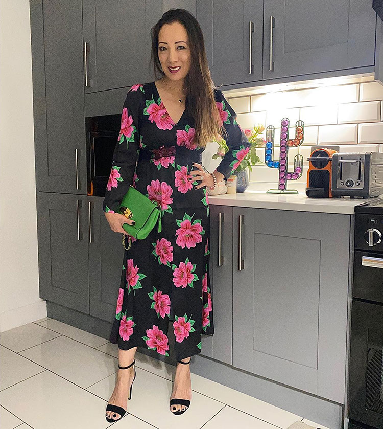 Dressed：A capsule wardrobe and magnificence information for the ROMANTIC type persona